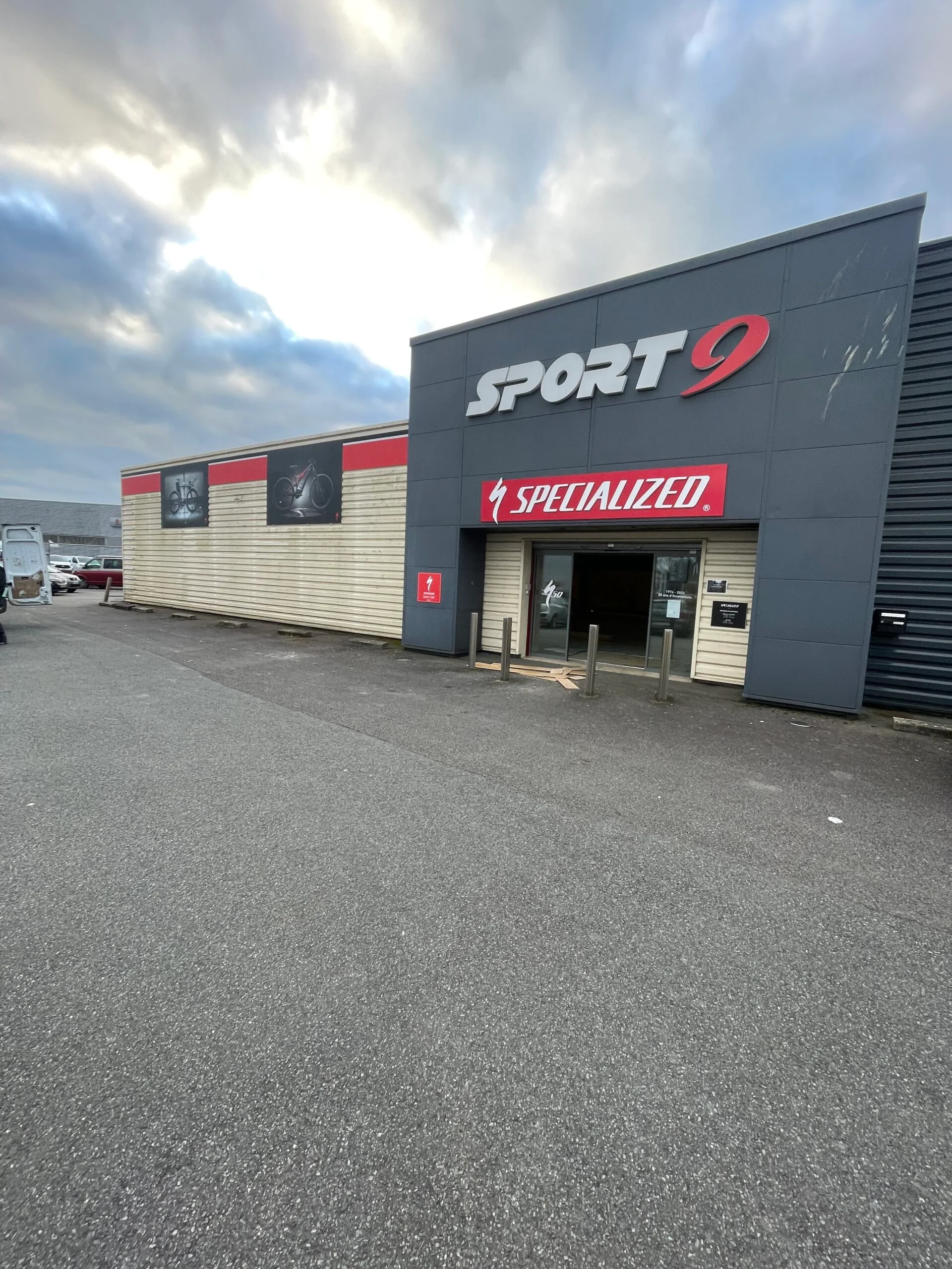 Ravalements extérieurs — chantier SPRO : Specialized Vannes