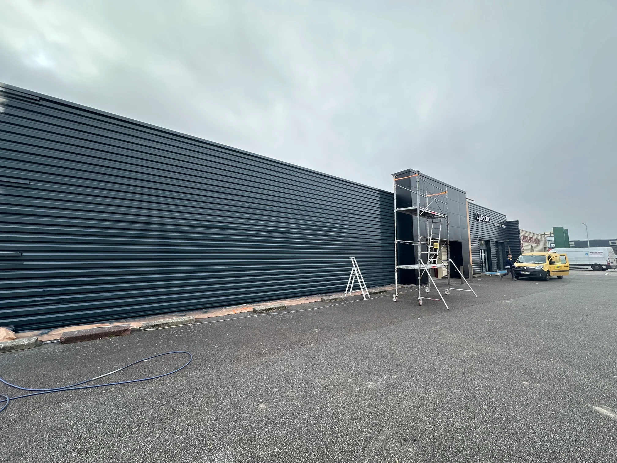 Ravalements extérieurs — chantier SPRO : Specialized Vannes