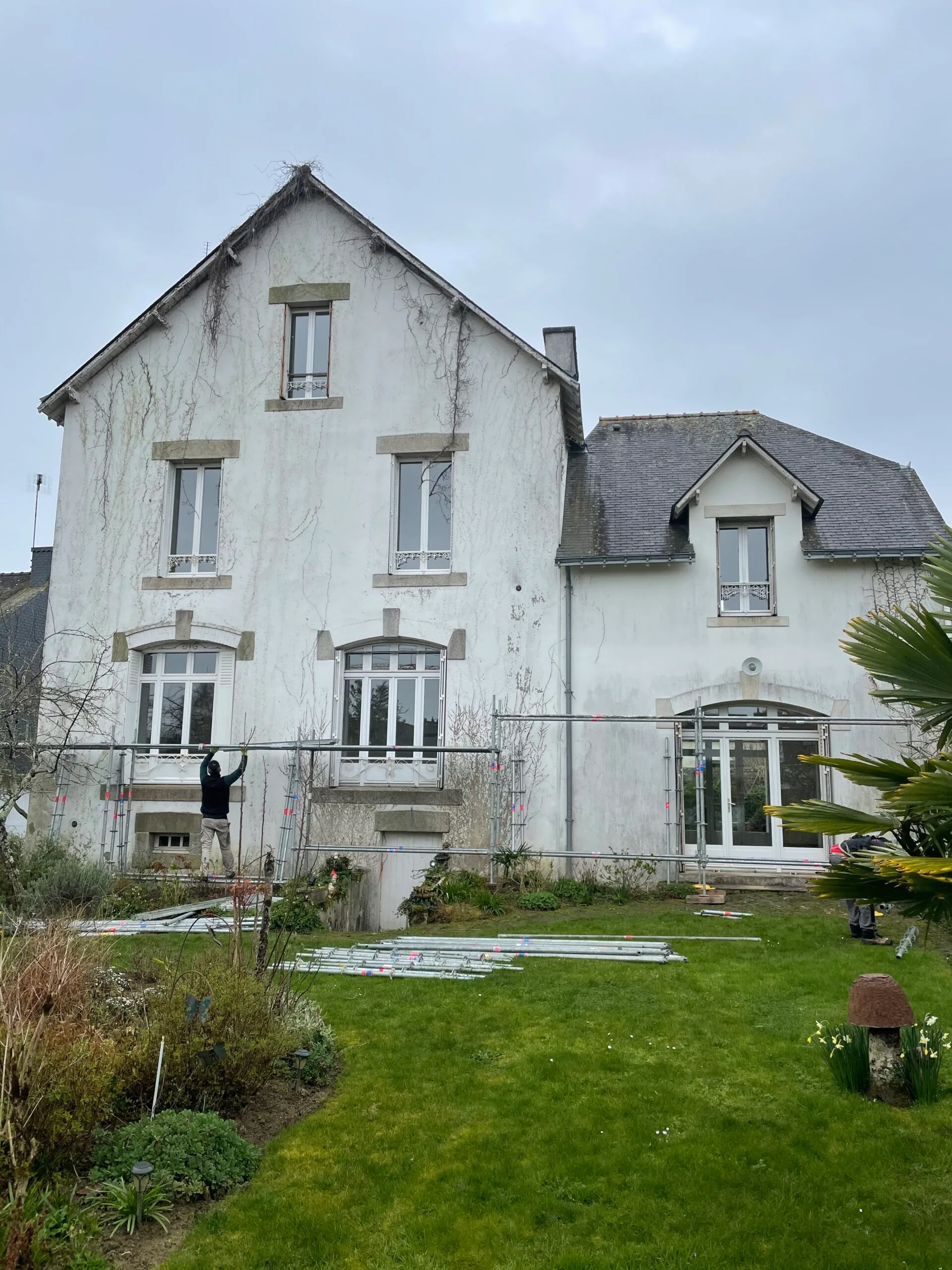 Ravalements extérieurs — chantier SPRO : Specialized Vannes