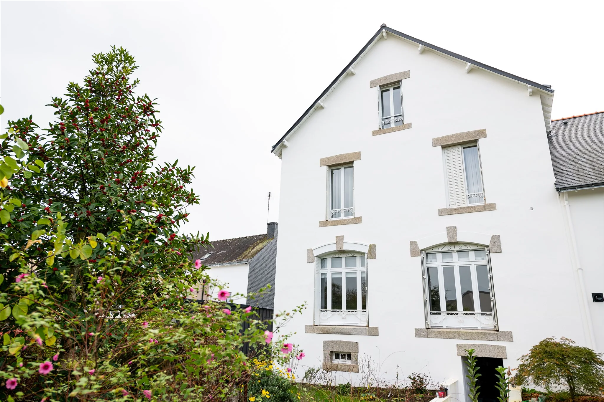 Ravalements extérieurs — chantier SPRO : Specialized Vannes