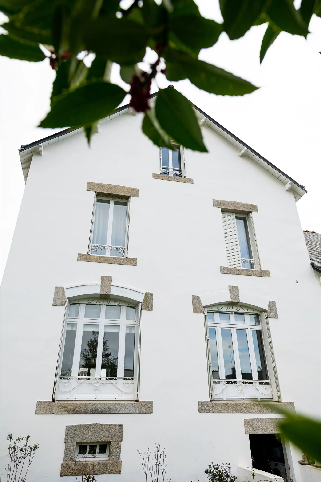 Ravalements extérieurs — chantier SPRO : Specialized Vannes